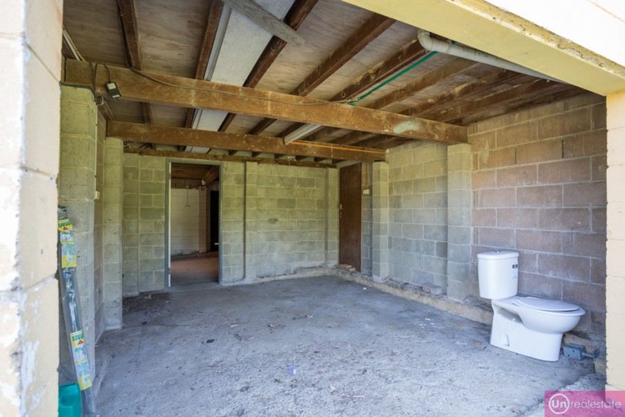 Real Estate in Lowanna